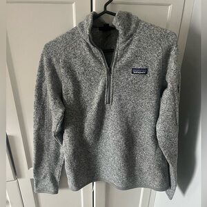 Patagonia half zip. Lightly used, like new condition.